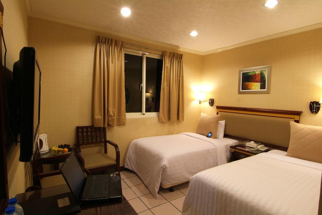 לונגטן Puti Commercial Hotel מראה חיצוני תמונה