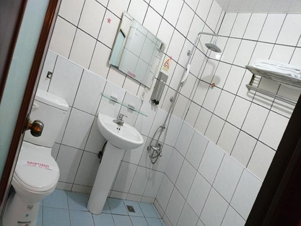 לונגטן Puti Commercial Hotel מראה חיצוני תמונה