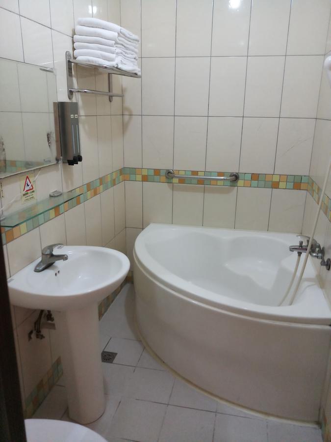לונגטן Puti Commercial Hotel מראה חיצוני תמונה